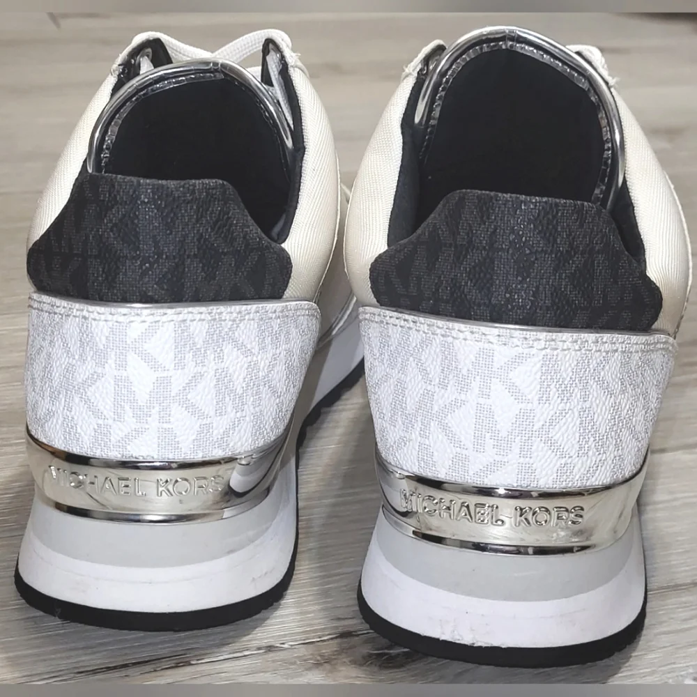 💋Michael Kors Maddy Two-Tone Logo Trainer (10) - Picture 7 of 12